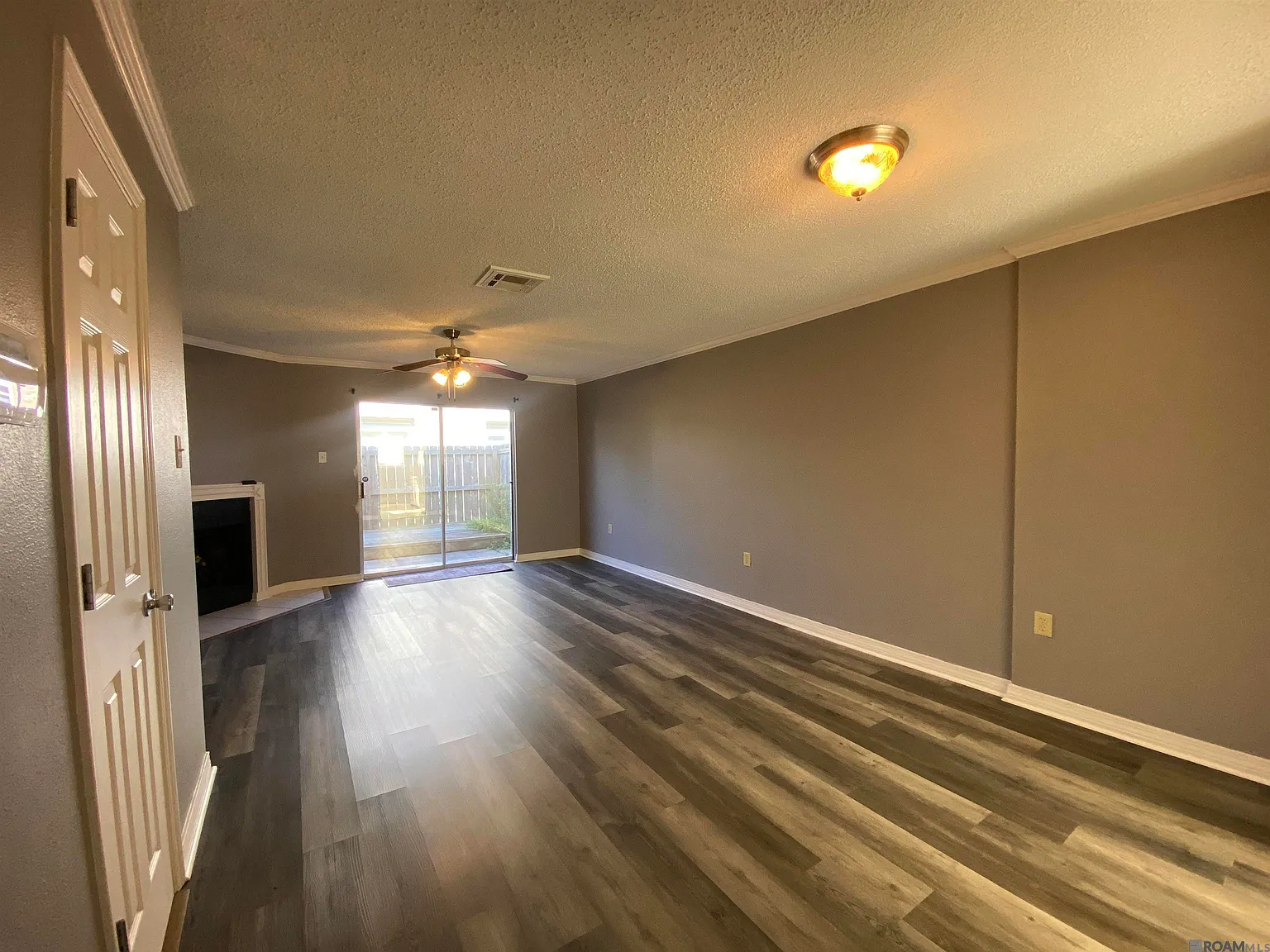 2 bed, 1088 sqft, $1,300 — Photo 3