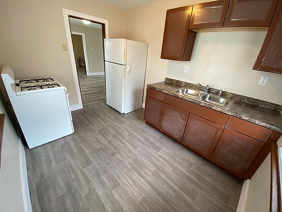 4th image of 608 Blanche Ave #2