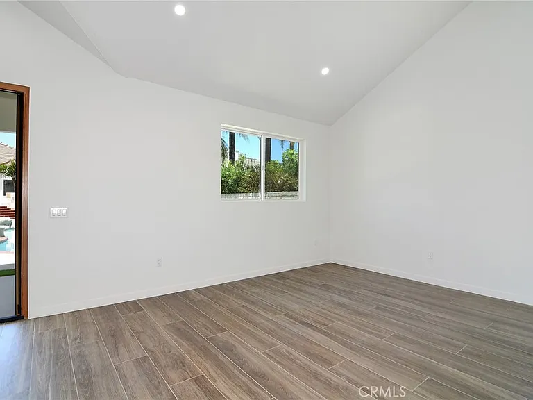 9618 Kentland Ave — Photo 21