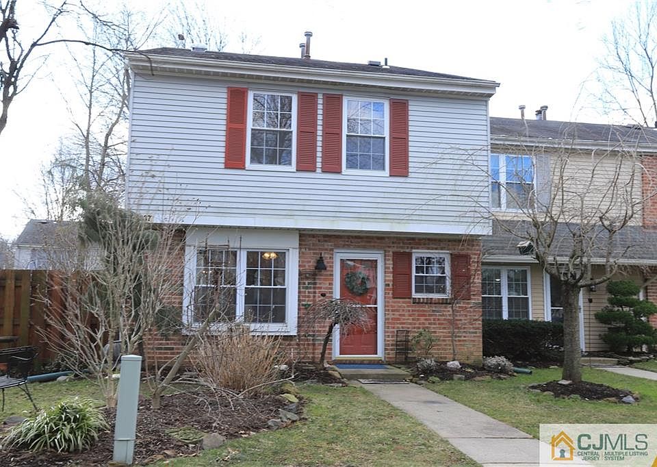 1st image of 338 McDowell Dr