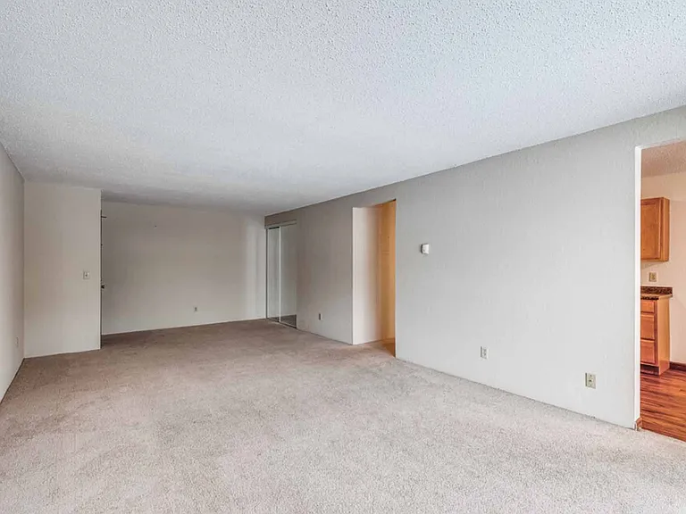 Silver Bell Apartments — Photo 31