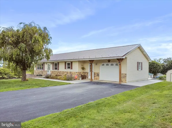 12270 Dickeys Rd, Mercersburg, PA 17236