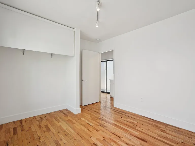 251 Rosemont Ave #1/2 — Photo 18
