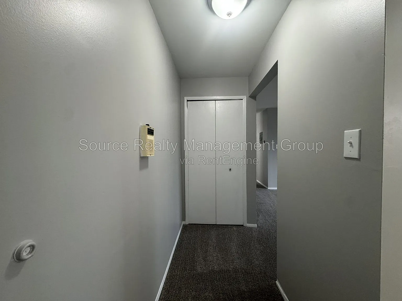 1 bed, 1.0 bath, 850 sqft, $899 — Photo 2