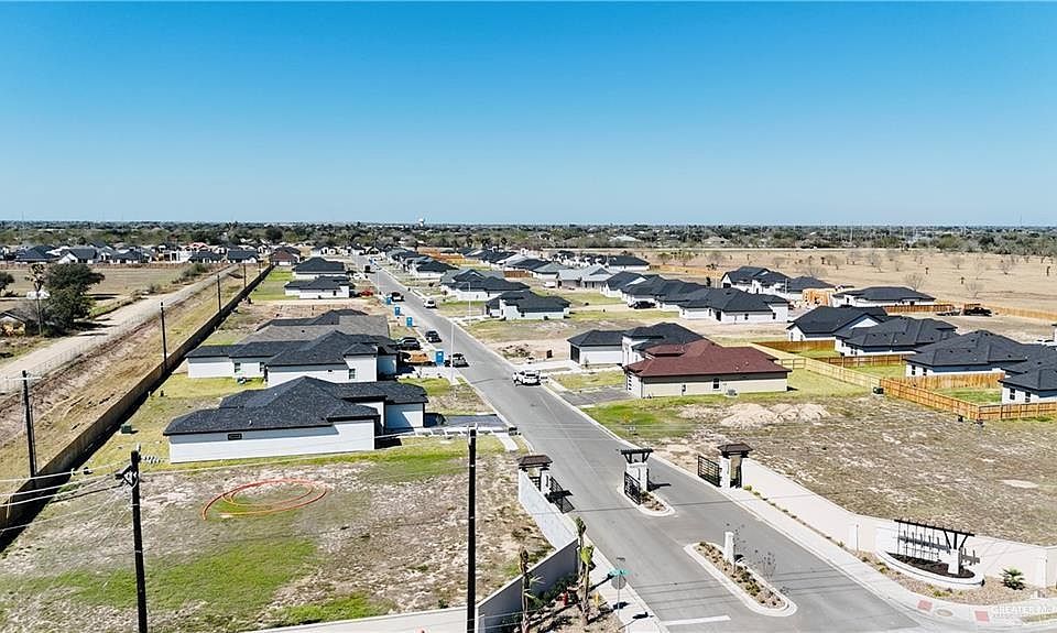 2nd image of 904 Azalea St