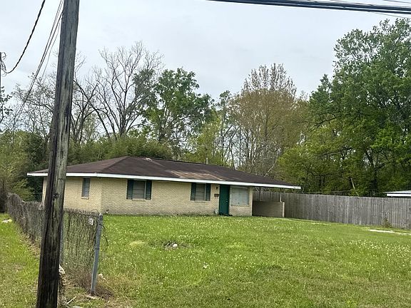 3rd image of 505 Blackburn Rd