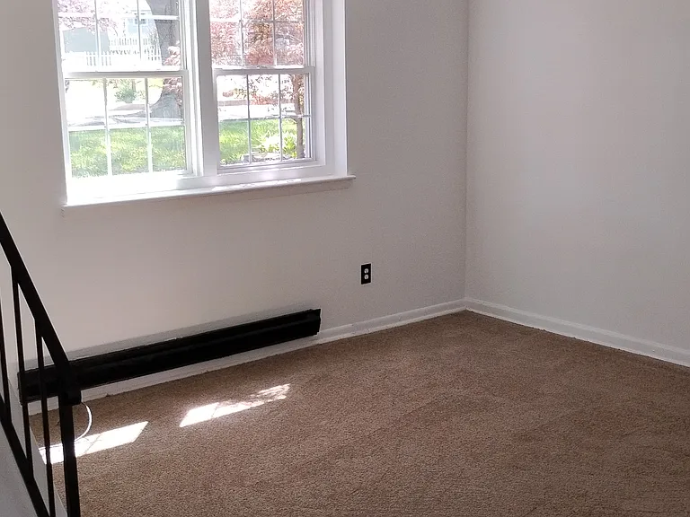 818 Johahn Dr — Photo 6