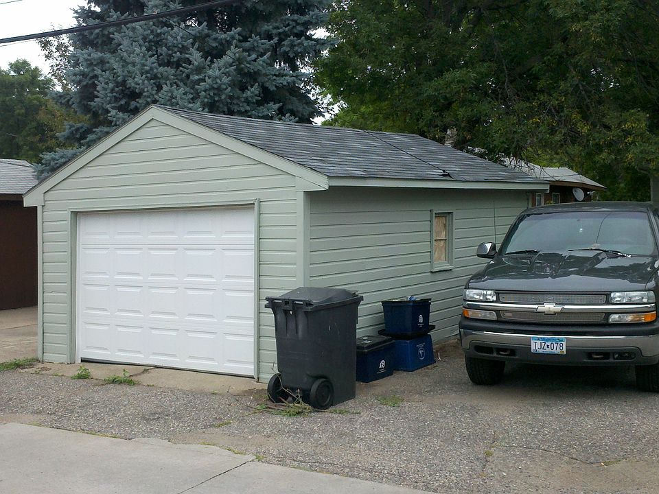 2nd image of 3642 Tyler St NE