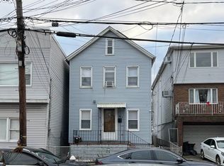 20 Cottage St, Bayonne, NJ 07002