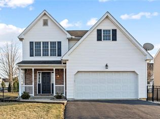 1956 Beaujolais Pl, Easton, PA 18045
