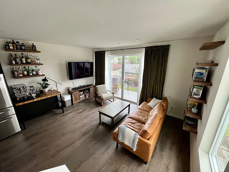 7122F Beacon Ave S — Photo 4