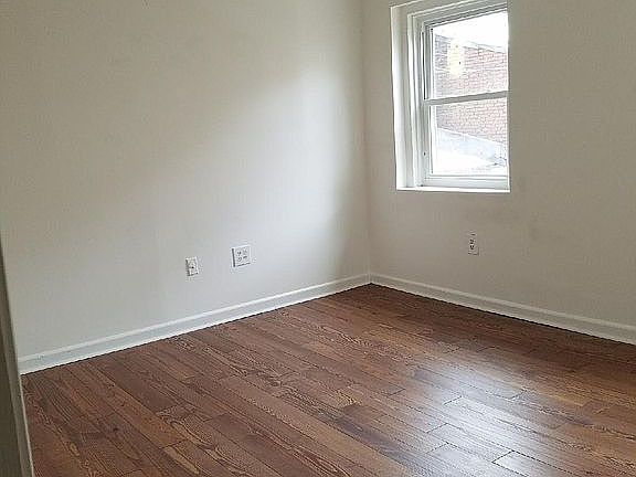 3rd Flr Bdrm Back of house