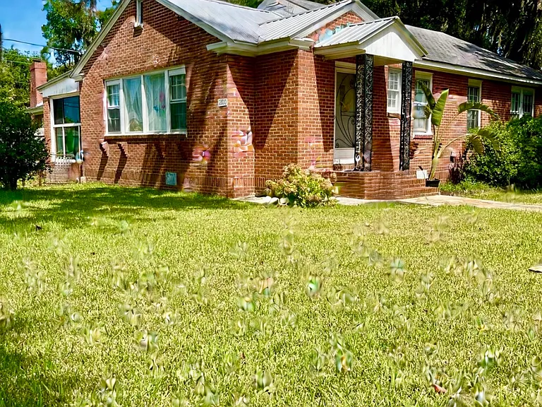 2100 Gloucester St — Photo 13