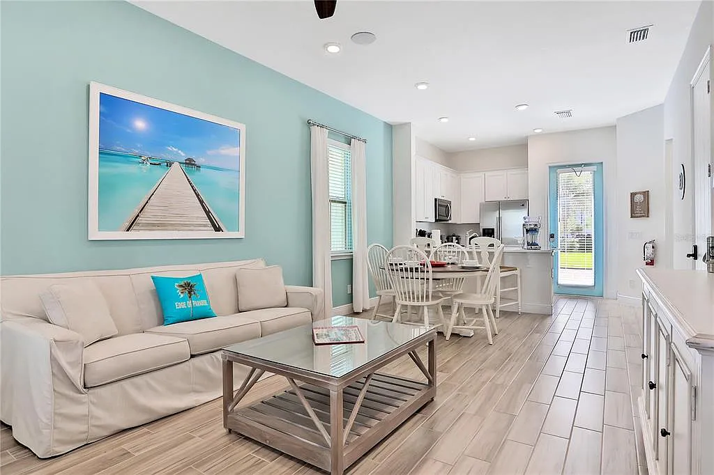 2 bed, 2.5 bath, 1305 sqft, $3,300 — Photo 3