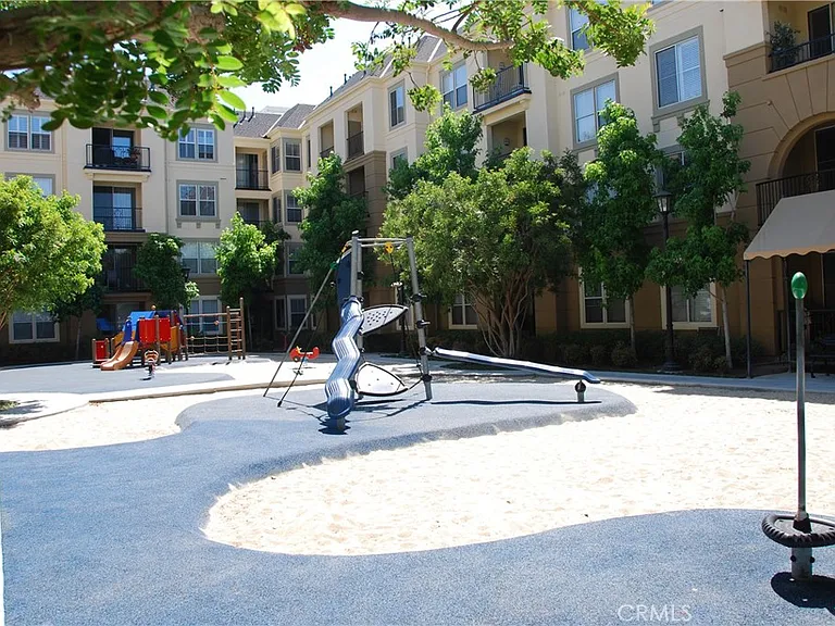 2341 Watermarke Pl — Photo 31