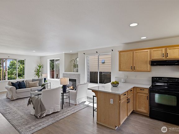 5th image of 1641 Bayview Drive W