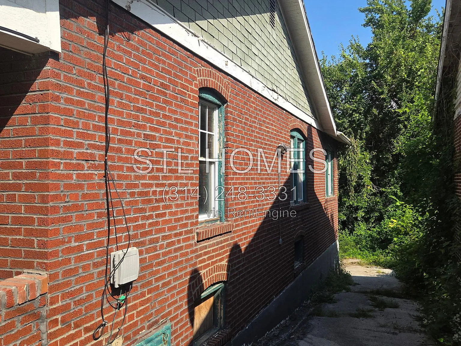 3 bed, 1.0 bath, 900 sqft, $695 — Photo 2