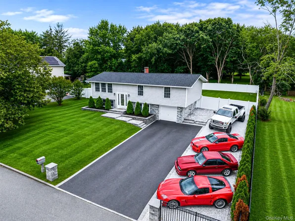 8 Fairway Drive, Port Jefferson Station, NY 11776