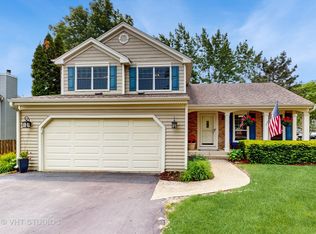 500 Shallow Cove Rd, Lake Zurich, IL 60047