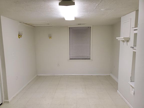 3rd image of 141 E Sevier Ave