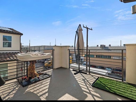3rd image of 656 Sunrise St