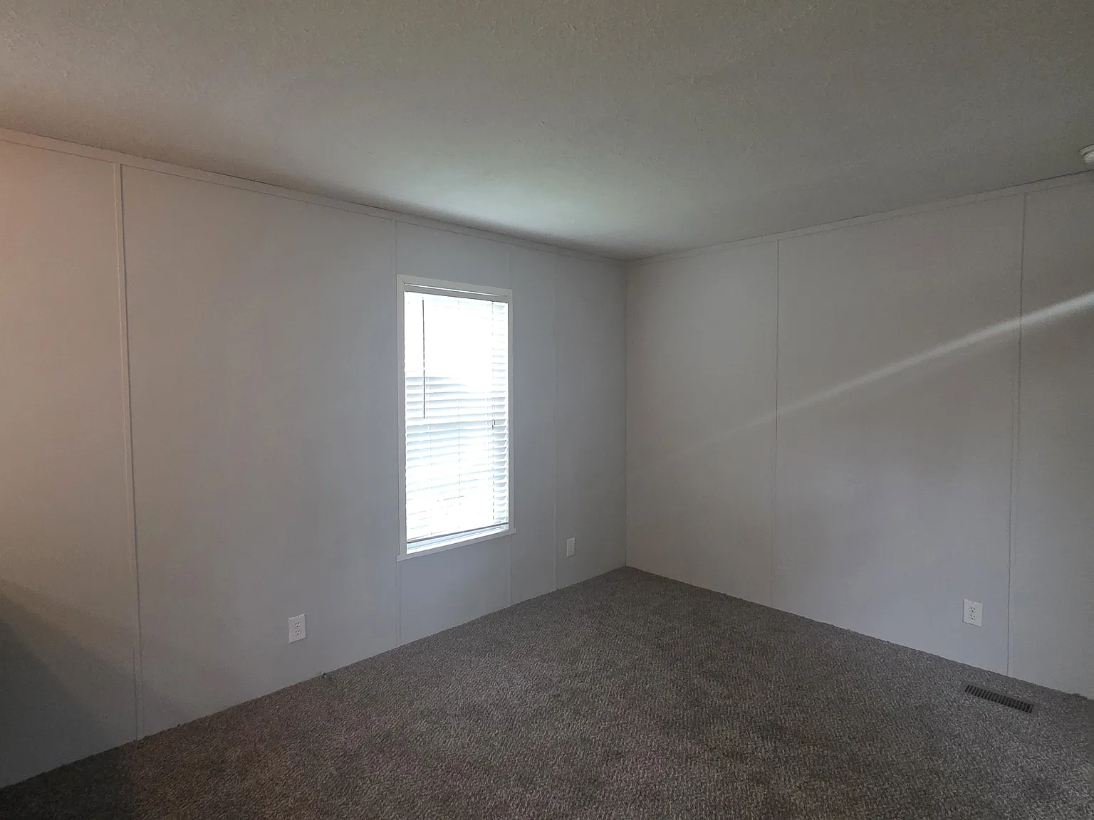 3 bed, 980 sqft, $1,199 — Photo 4