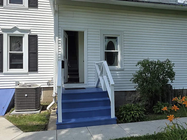 11718 Thayer Rd #2 — Photo 5