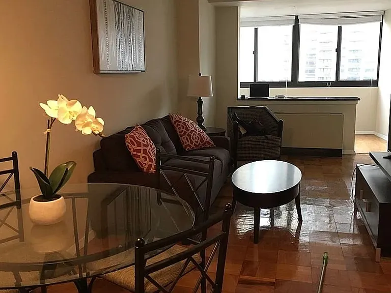 2 Hawthorne Pl #15M — Photo 4