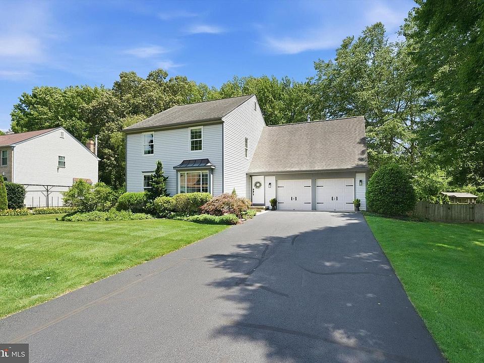 1st image of 5 Linden Spring Ln