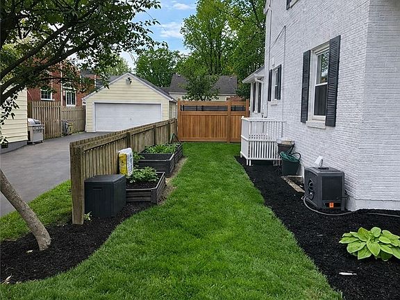 5th image of 436 East Dr