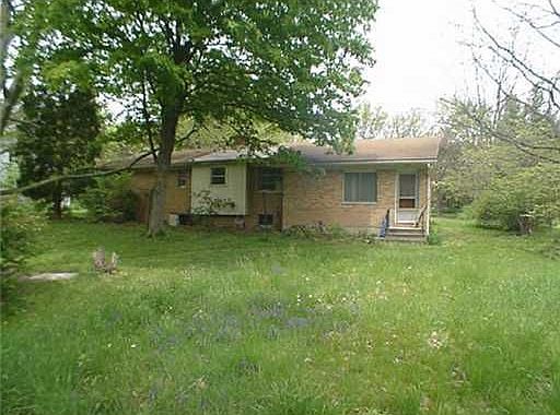 2nd image of 210 E Sherwood Rd