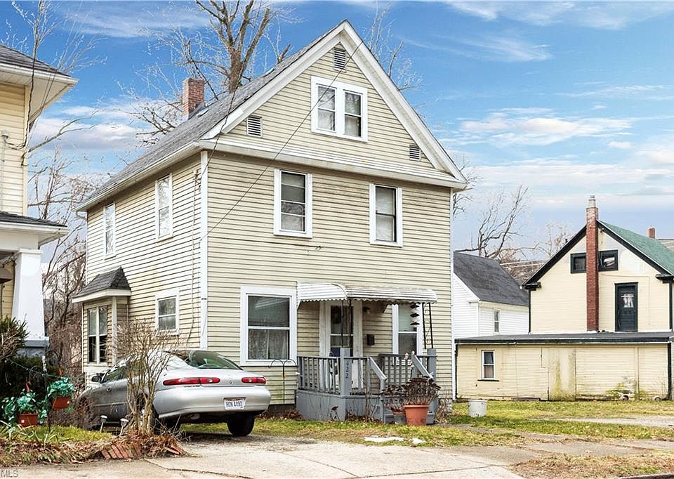 2nd image of 422 Doyle St