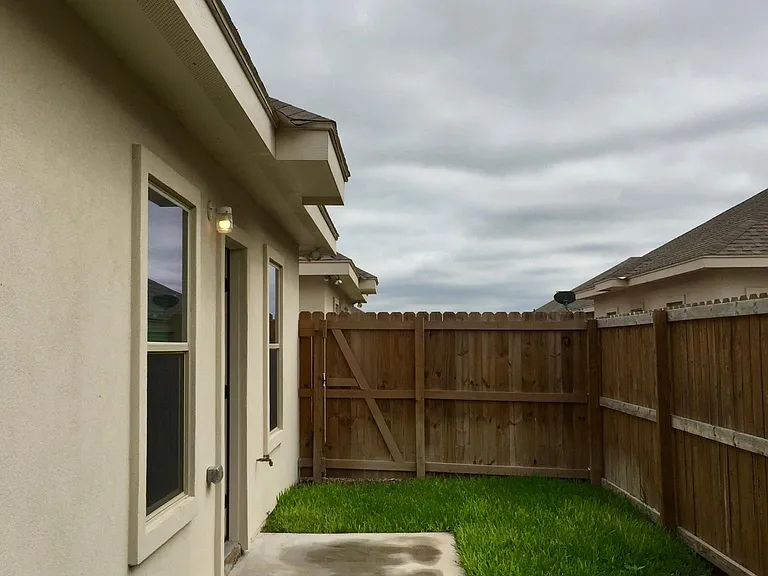 2905 Javalina Ave #4 — Photo 18