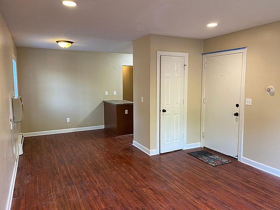 4th image of 5846 5th St NE #1