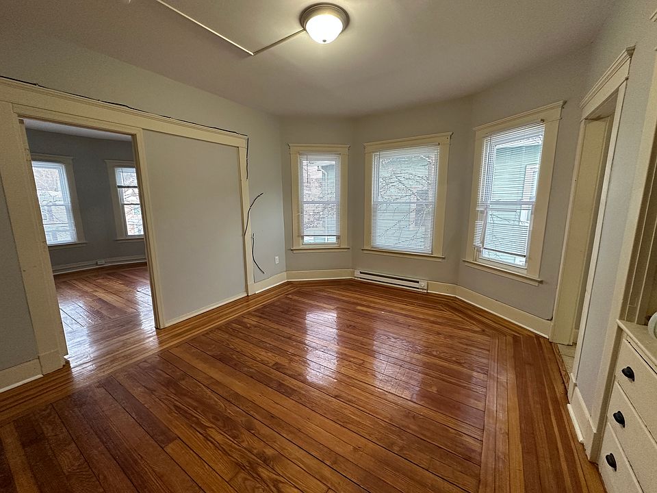 1st image of 20 Young St #2Y