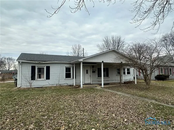 804 Eastern Ave, Fostoria, OH 44830