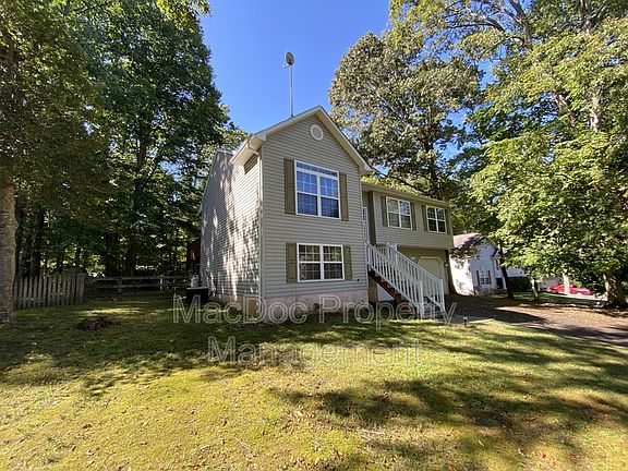 3rd image of 1112 Oakland Dr