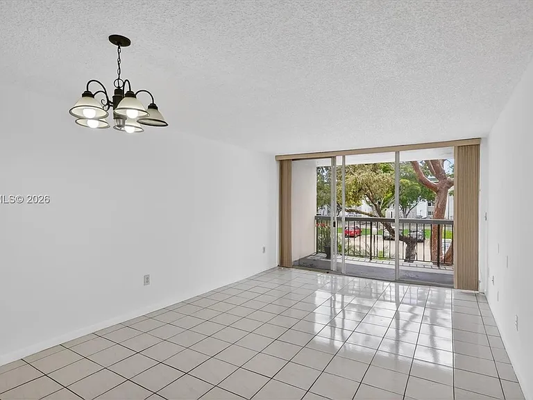 10975 SW 107th St #202 — Photo 11