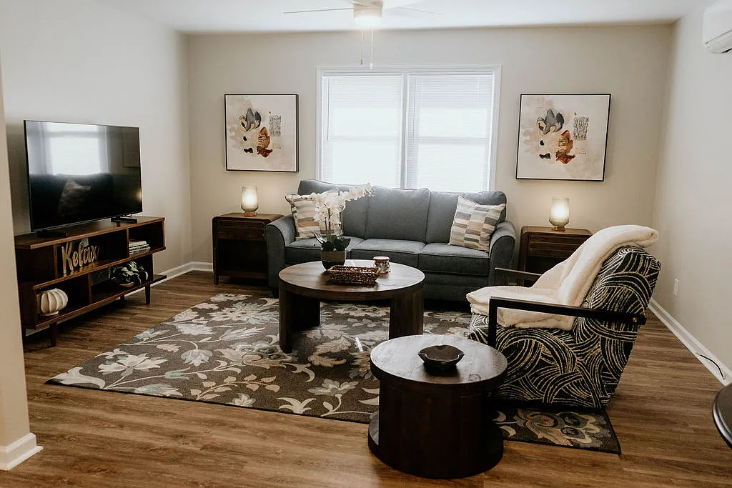126 Maple Cir — Photo 1