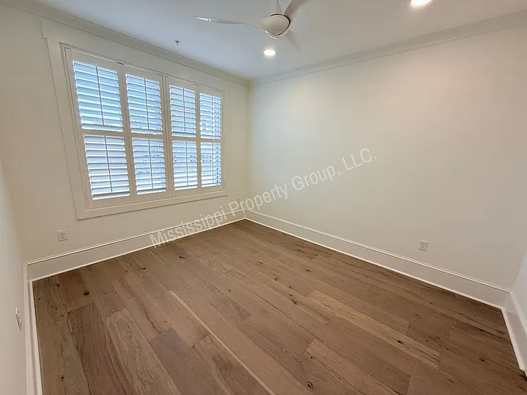 1000 North Lamar Blvd — Photo 39