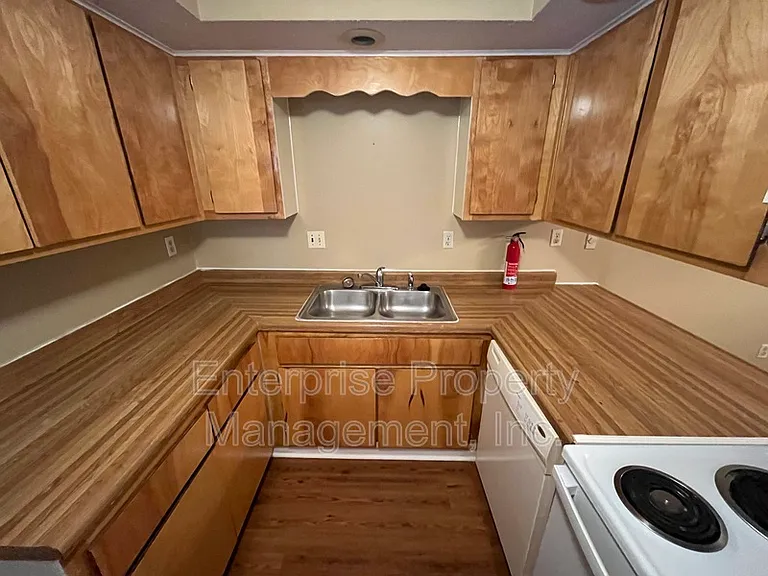 3244 Southern Ave — Photo 9
