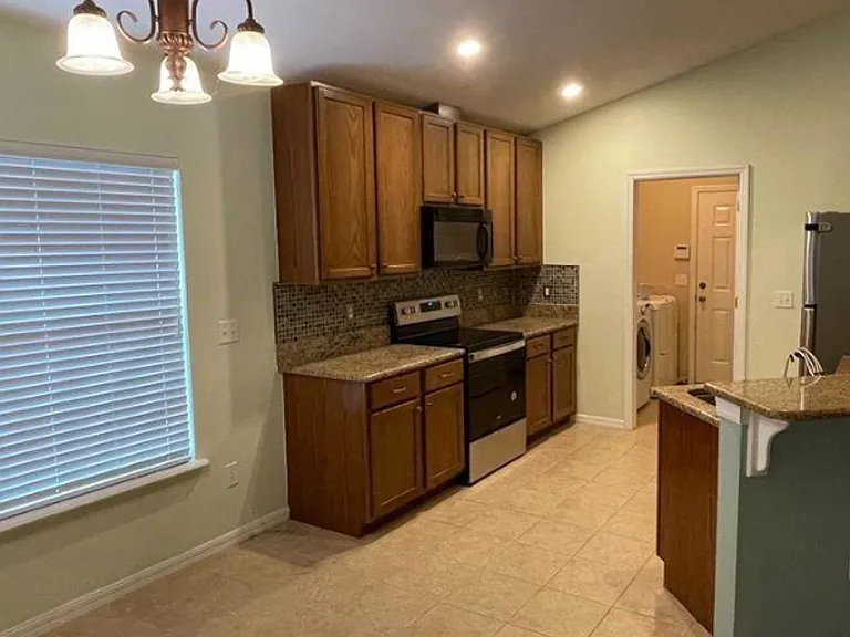 7491 SW 86th Way — Photo 4
