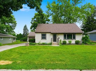 912 E 1st St, Auburn, IN 46706