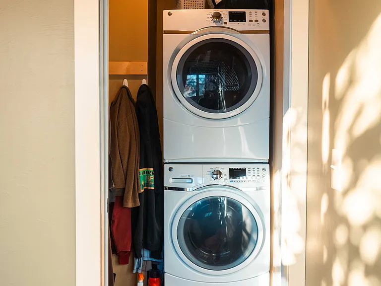 330 Pine St #1 — Photo 7