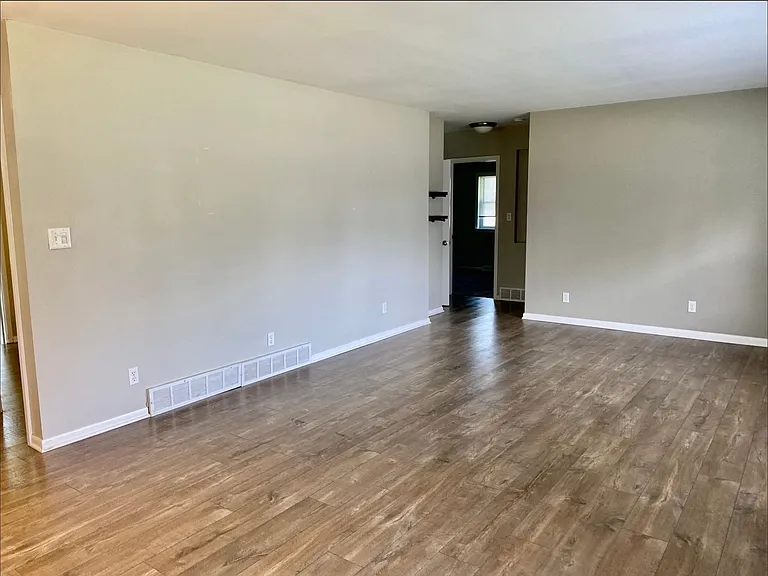 875 Orlando Ave SE — Photo 11