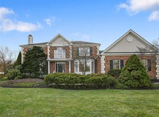 6 Perrine Ln, Cranbury, NJ 08512
