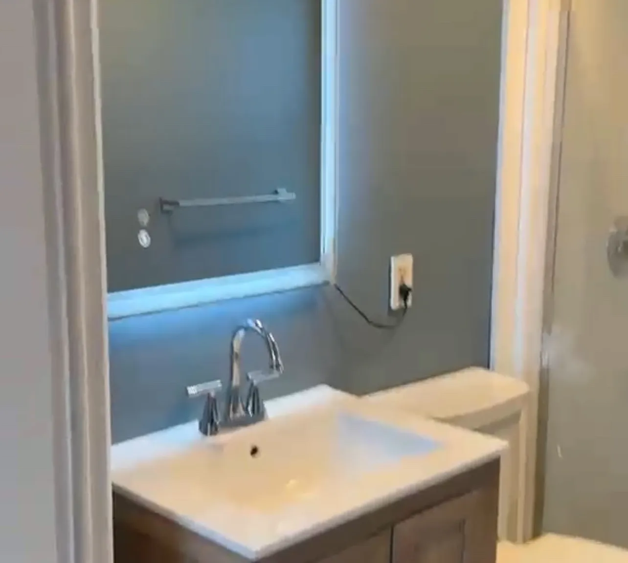 3 bed, 1050 sqft, $1,750 — Photo 2