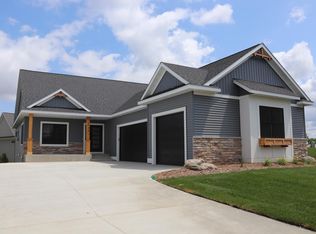 2401 Woodstone Ln SW, Rochester, MN 55902