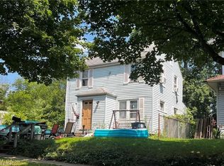 1223 Pondview Ave, Akron, OH 44305