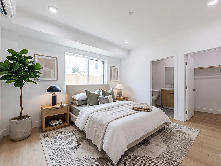 5187 W. 21st St. — Photo 4